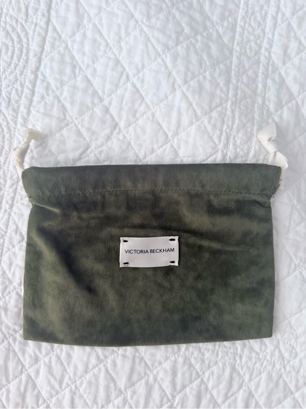 NWOT VICTORIA BECKHAM Green Velvet Pochette π
πΌππ Drawstring Makeup Pouch - Picture 3 of 6